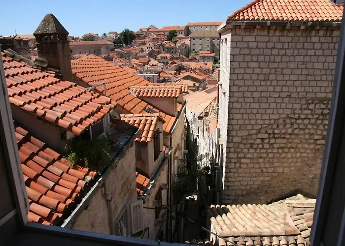 Appartement 1-bdrm With Terrace In The Old Town